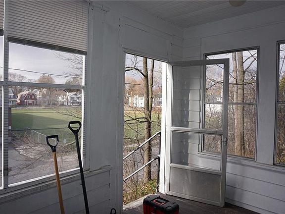 2nd image of 633 Westmoreland Ave