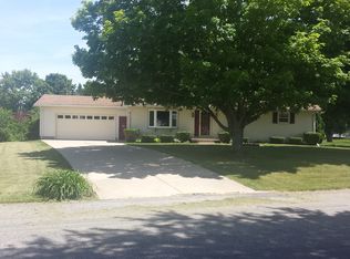 8443 King Arthur Dr, Piqua, OH 45356