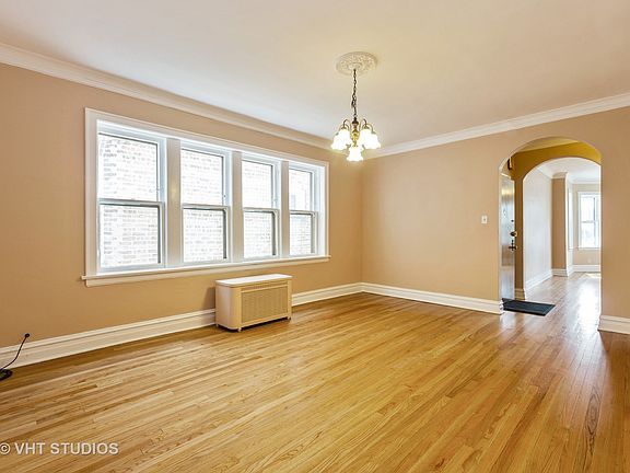 5th image of 3748 W Windsor Ave