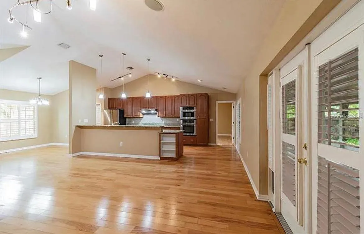 4 bed, 1890 sqft, $3,150 — Photo 2