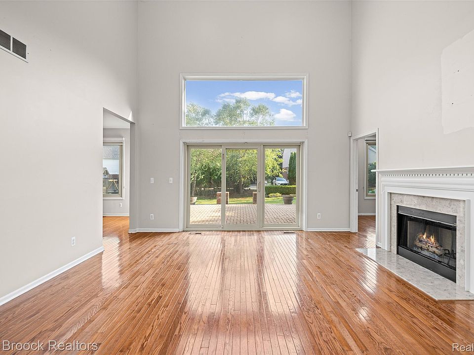 41605 Burroughs Ave, photo 13