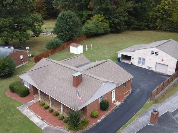 140 Parkway Dr, Danville, VA 24541