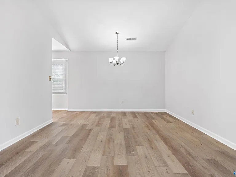1008 Fieldstone Ct SE — Photo 5