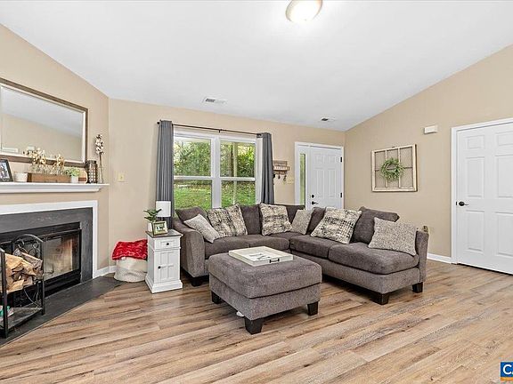 5th image of 1003 W DAFFODIL RD