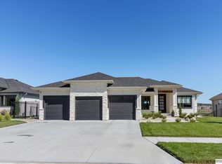 10207 S 98th St, Papillion, NE 68046