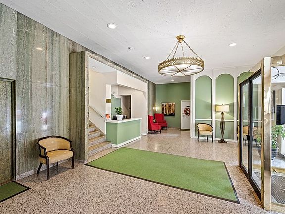 3rd image of 144 N Dithridge St APT 809