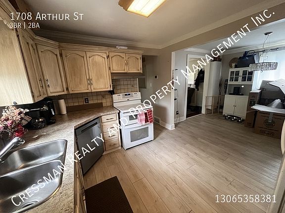 3rd image of 1708 Arthur St