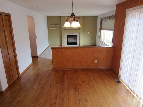 Dining Area (from Kitchen)