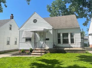18301 Knoll Dr, Maple Heights, OH 44137