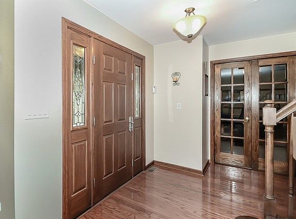 4th image of 1110 E Valley Ln