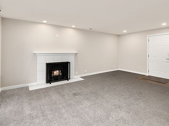 2nd image of 875 E Arrowhead Ln S #47