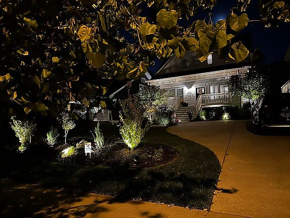 2nd image of 837 Acklen Ave