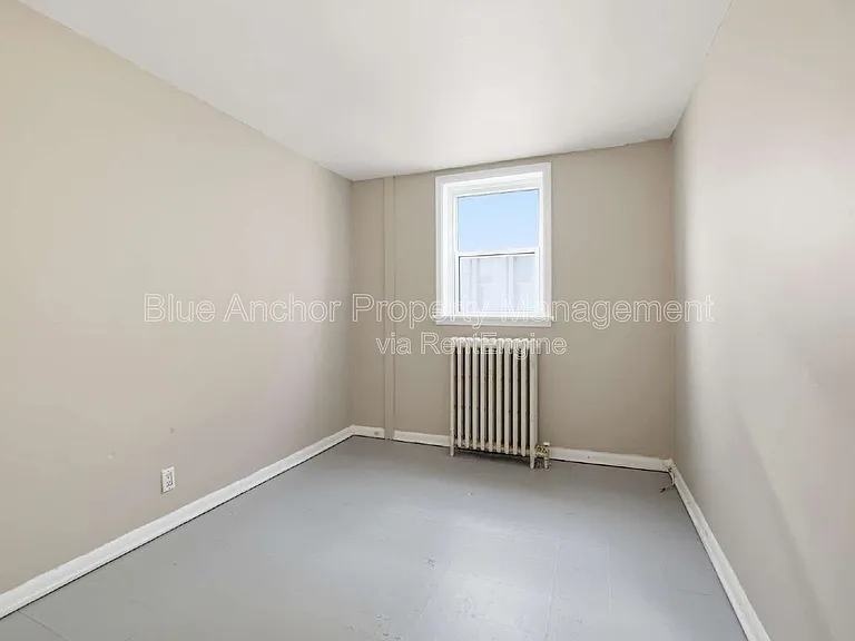 114 King St #2 — Photo 9