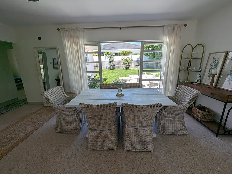 177 NE Spanish Ct — Photo 8