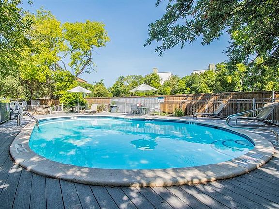 5th image of 3204 Manchaca Rd APT 302