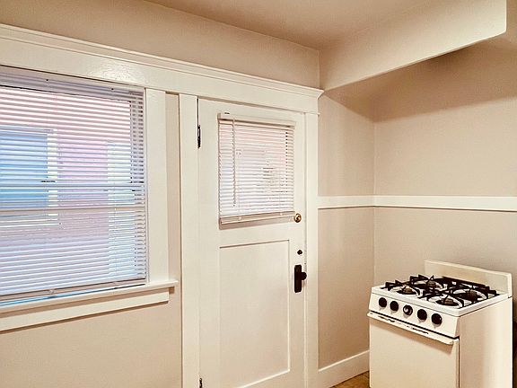 5th image of 1065 E Ocean Blvd #6