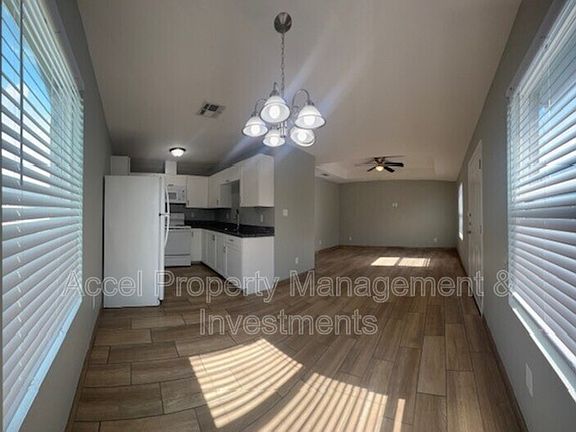 3rd image of 825 S Mississippi St APT D