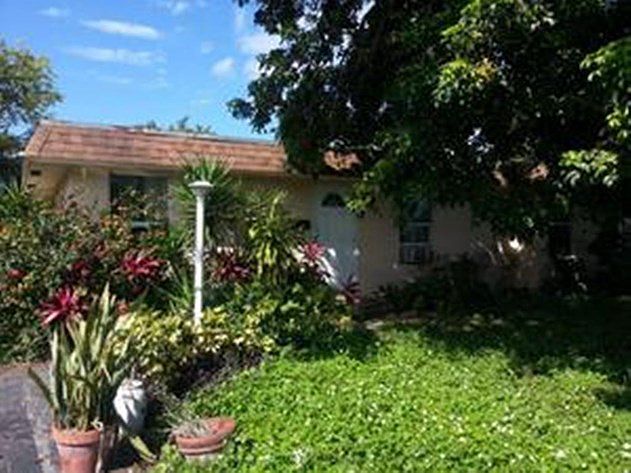 1st image of 7901 NW 68th Ave