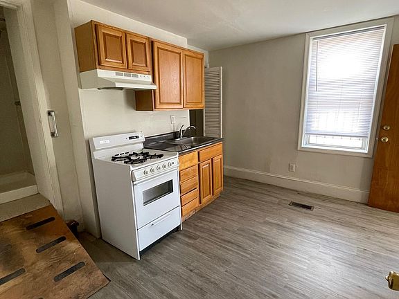 3rd image of 11 E Sylvania St #1