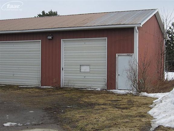 3rd image of 2095 Suzanne Ln