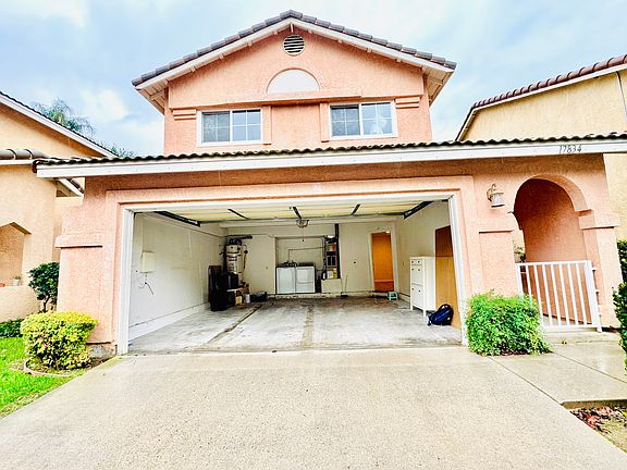 TWO CAR GARAGE - ATTACHED