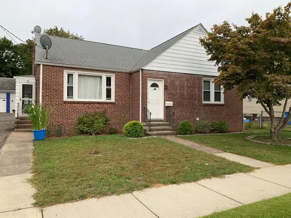 14 Webb St, Hamden, CT 06517