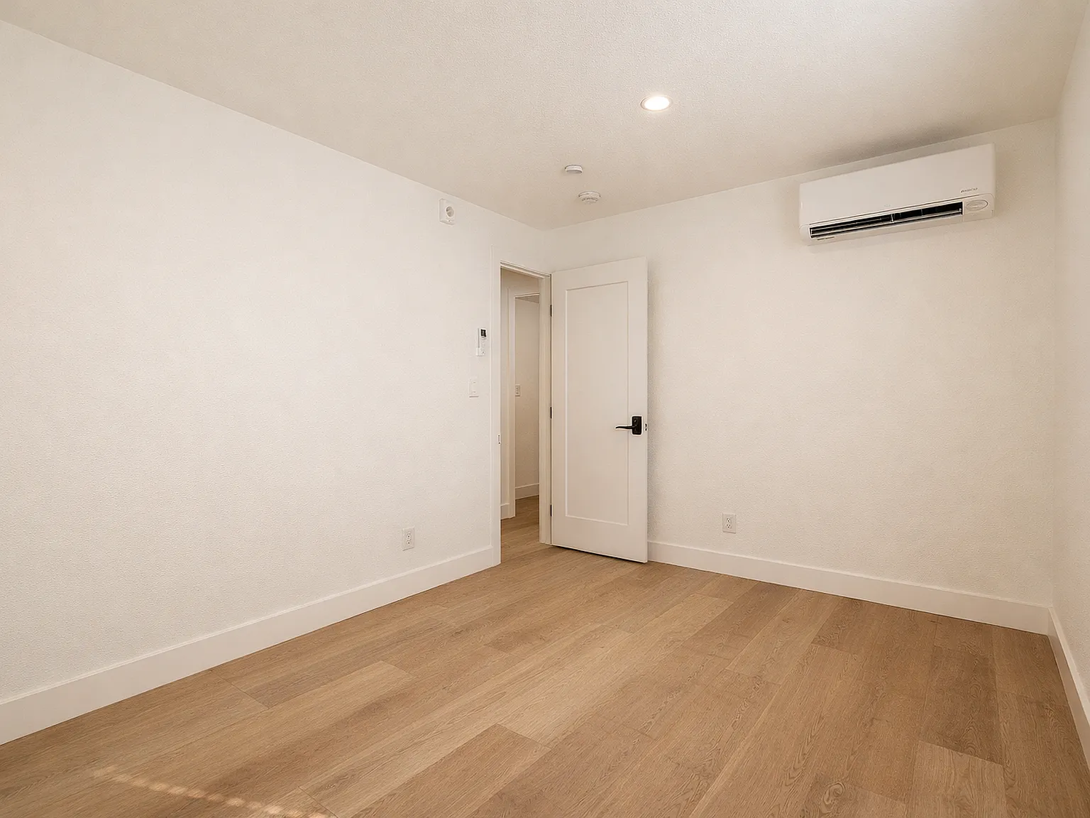 1803 Oxford St — Photo 3