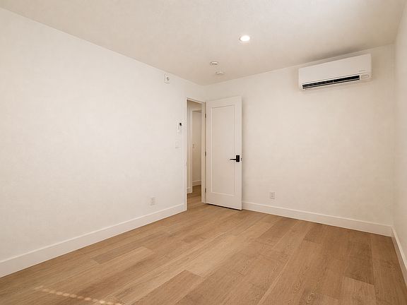 3rd image of 1803 Oxford St #A
