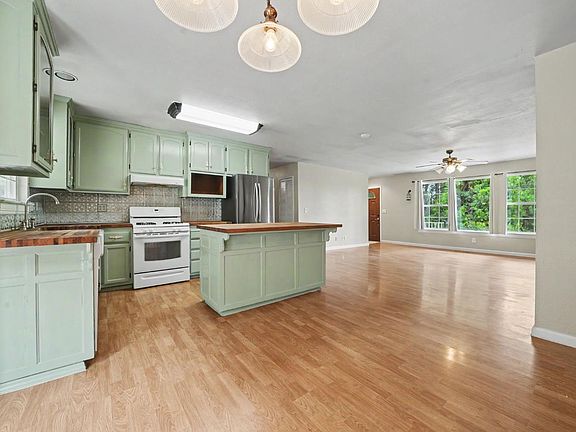 5th image of 18567 Sugar Pine Dr