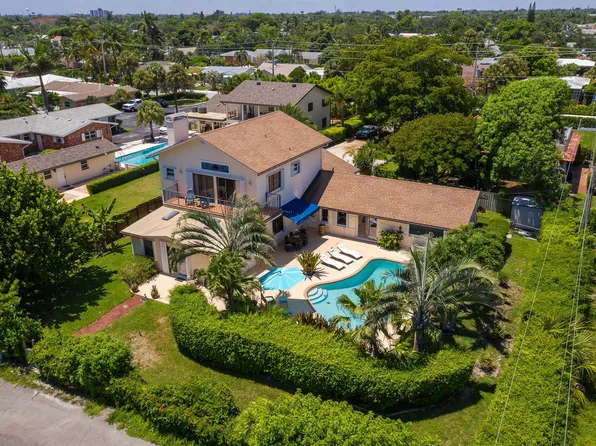 1324 N Lakeside Drive, Lake Worth Beach, FL 33460