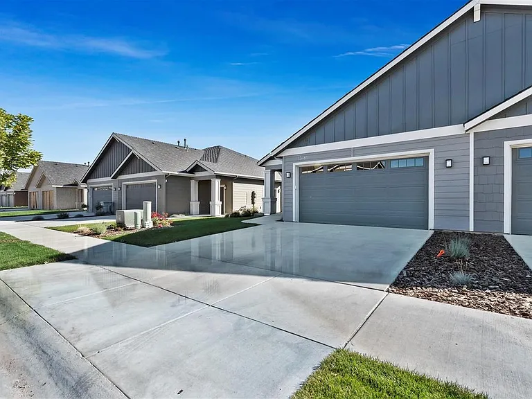 Cedar Crossing Luxury Townhomes — Photo 84