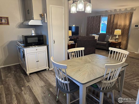 4th image of 390 California St