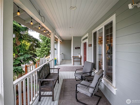 4th image of 2701 91st Avenue E
