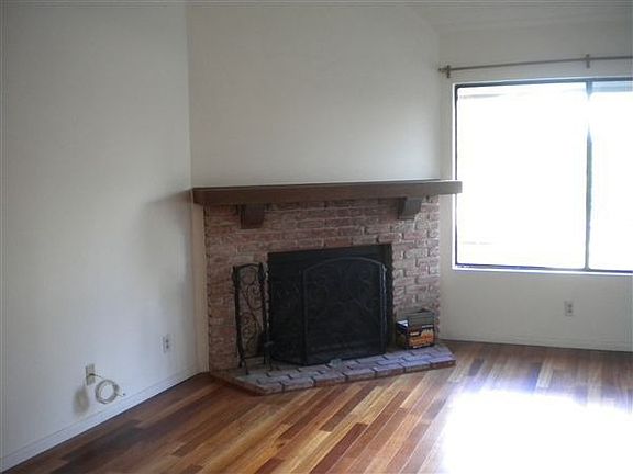 3rd image of 166 3rd Ave APT 18