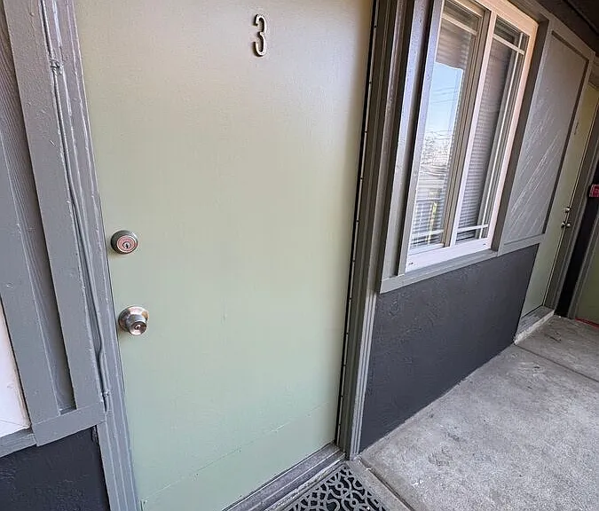 2227 Derby St — Photo 11