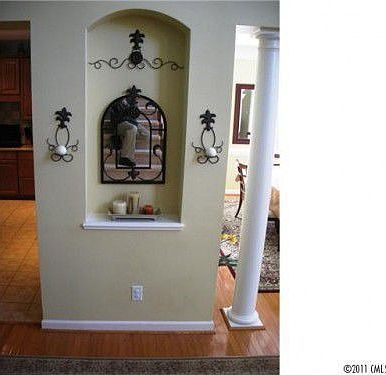 5th image of 15908 Glen Miro Dr