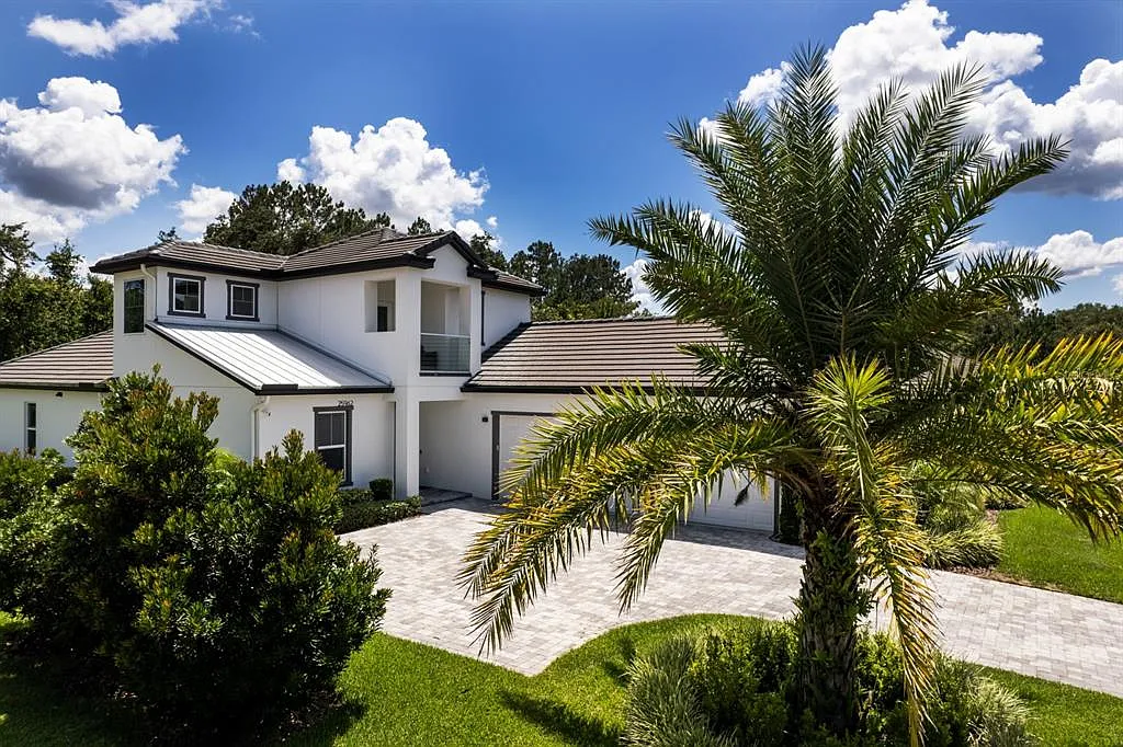 4 bed, 3.5 bath, 2826 sqft, $4,300 — Photo 1