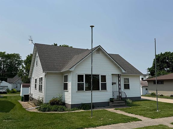 2nd image of 207 4th St