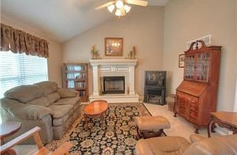 4th image of 4400 NE 103rd Ct