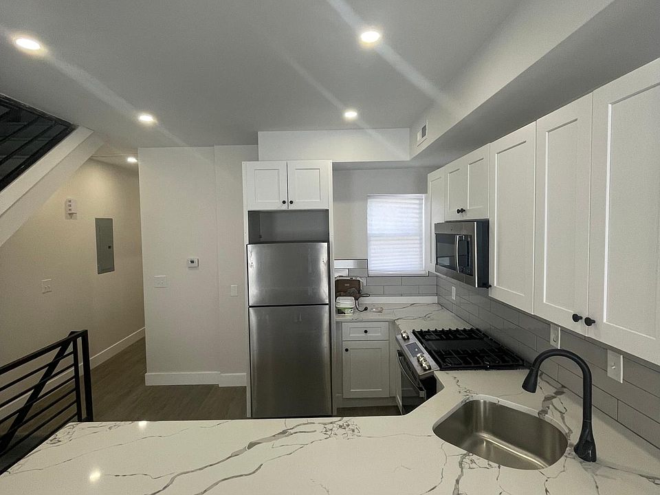 1st image of 4211 Westminster Ave #2