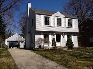 210 Aqua Ct, Royal Oak, MI 48073