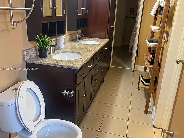 20603 NE 6th Ct — Photo 6