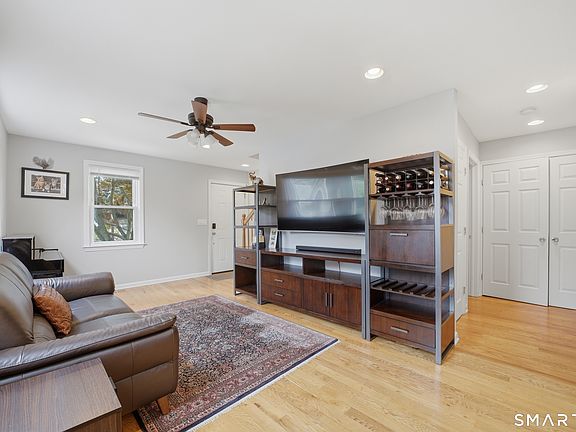 4th image of 39 Scribner Avenue