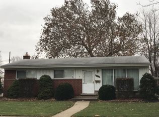 8426 Christine St, Warren, MI 48093