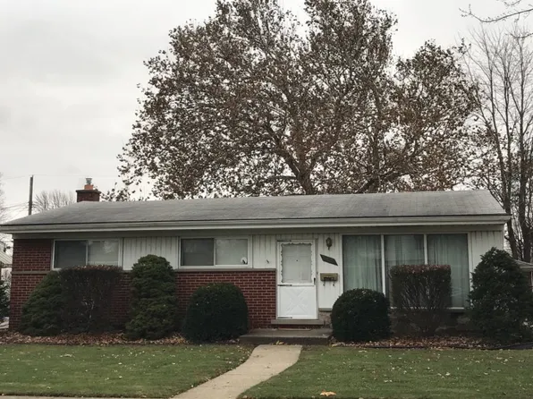 8426 Christine St, Warren, MI 48093