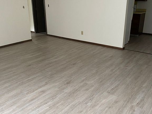 2nd image of 325 Eastdale Dr #4