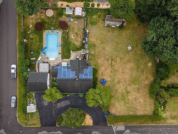 3rd image of 26 Pershing Ave