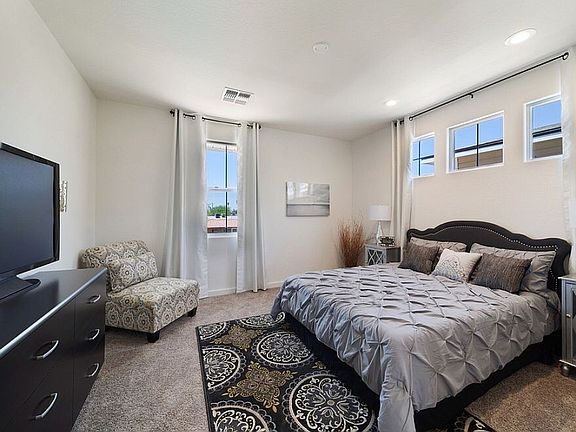 5th image of 3218 W Glendale Ave #4