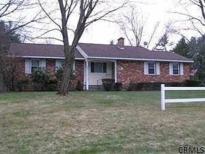 1st image of 1 Pine Tree Pl