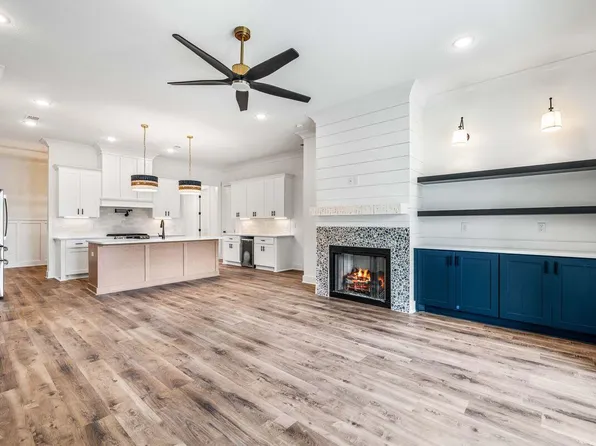 655 Emerald Bay Dr, Destin, FL 32541